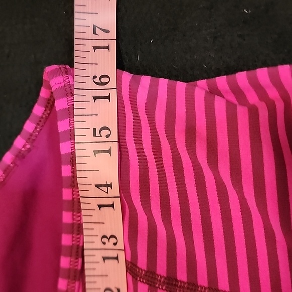 Nike Dry Fit Slim fit Sports Bra /Tank Top sz Large - Picture 4 of 5